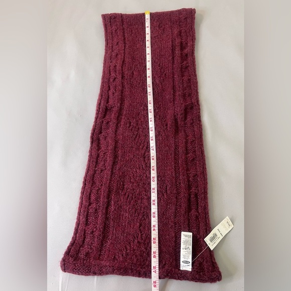Old Navy Chunky Knit Infinity Scarf Women's One Size Fits All Burgundy Color - Picture 3 of 8